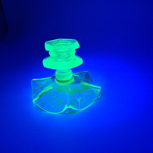 Vintage Green Vaseline Depression Uranium Glass Candlestick Holder - Picture 5 of 9
